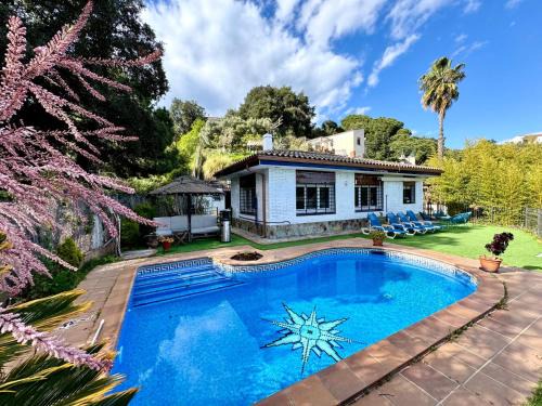 Sant Cebria de Vallalta House | Paradise Awaits at Casa Paraíso with Oceanfront Pool