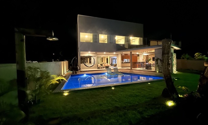 Canto do Mar House | Beachside Bliss at Casa Paraíso - 06 Suites & Ocean View