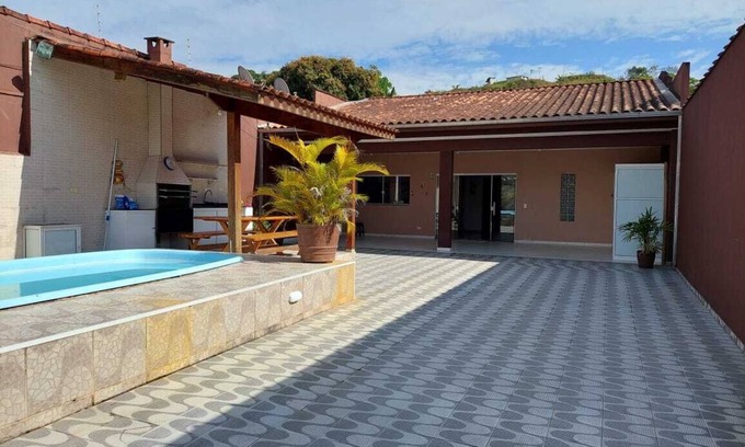 Estufa I House | Relaxing Getaway at Casa Para Aluguel em Ubatuba with Pool