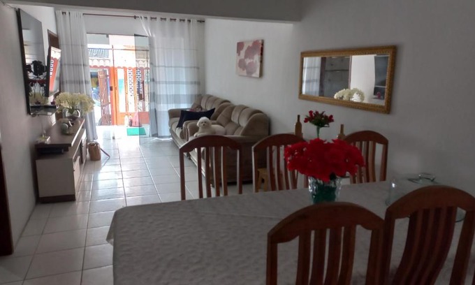 Garanhuns Apartment | Family Haven: Casa for 8 in Garanhuns with Key Amenities