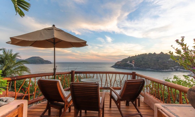 Zihuatanejo House | Discover CASA PARAISO: 10/10 Rated Experience in Zihuat