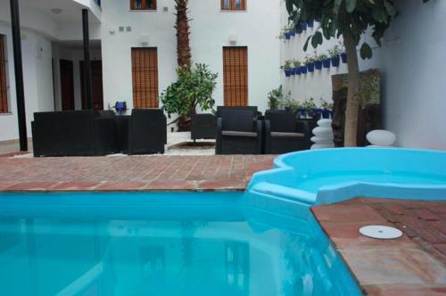 Santiago Apartment | Relax at Casa Patio las Palmeras Córdoba with Pool & Views