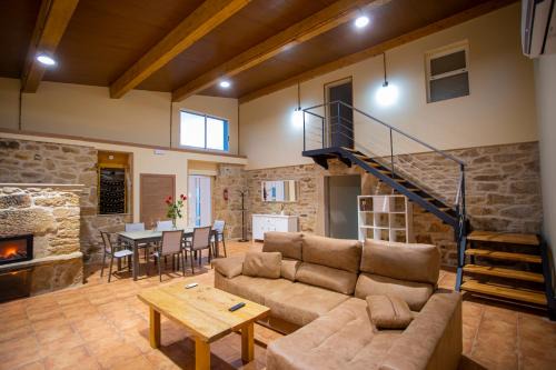 Lalin House | Relax at Casa Peña Dura: Guest Rated 9.7 with Spa & Hot Tub