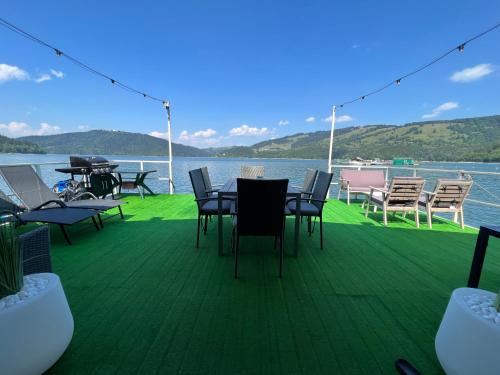 Bicaz House | Experience Casa pe lac Bicaz: 10/10 with Ocean Views