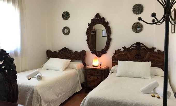 Roquetas de Mar House | Discover Casa Pedro: Poolside Comfort with Ocean Views
