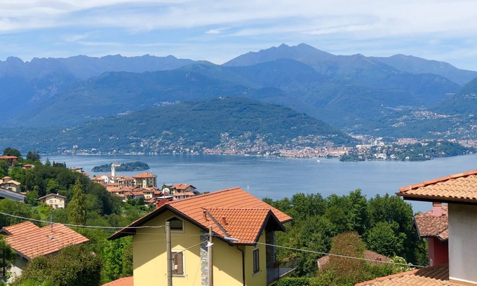 Magognino Apartment | Scenic Casa Pedum: Panoramic Lake Maggiore Views Await