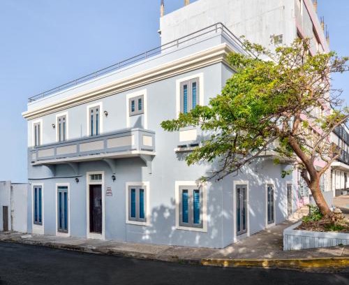Puerta de Tierra Apartment | Pet-Friendly Getaway at Casa Pelayo - Rated 8/10 by Guests