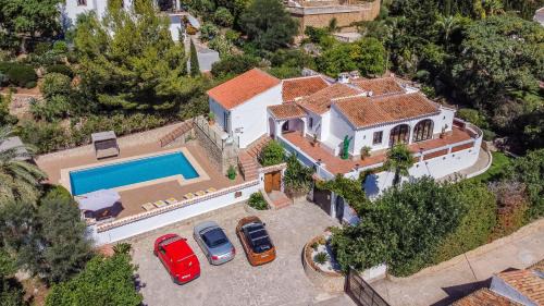 Montgo de Toscamar Villa | Discover Casa Pelefi: Family-Friendly Escape with Pool Access