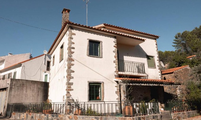 Pena Falcao House | Exceptional Stay at Casa Penafalcão - 9.3/10 Rating!