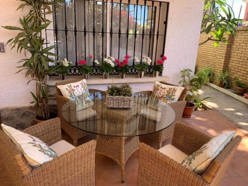 Las Acacias Apartment | Experience Casa Pepa: 4-Star Oceanfront Getaway