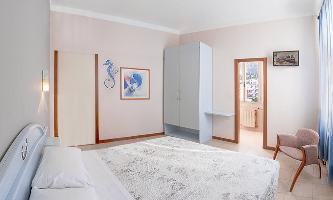 Riva Trigoso Hotel | Elegant Stay at Casa per Ferie Villa Pozzi - Family Friendly