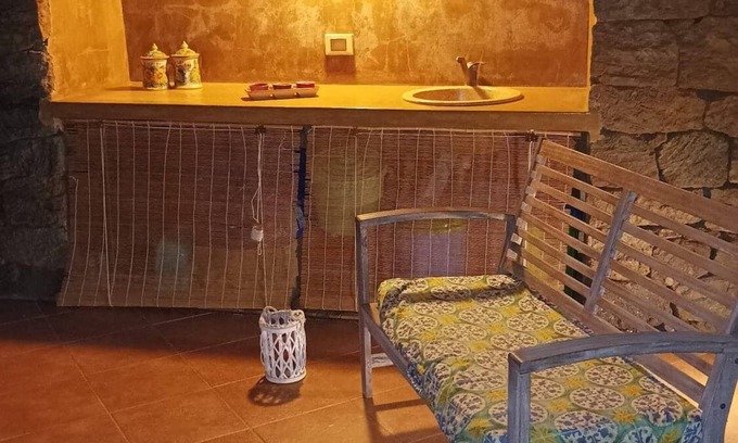 Pantelleria Villa | Relaxing Retreat at Casa per Vacanze Dammusi Riah