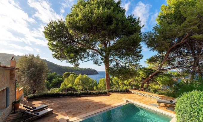 Deia House | Family-Friendly Retreat at Casa Perdita with Ocean Views