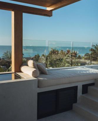 Isla Holbox Hotel | Elegant Casa Peregrino Holbox with Oceanfront Pool & Spa