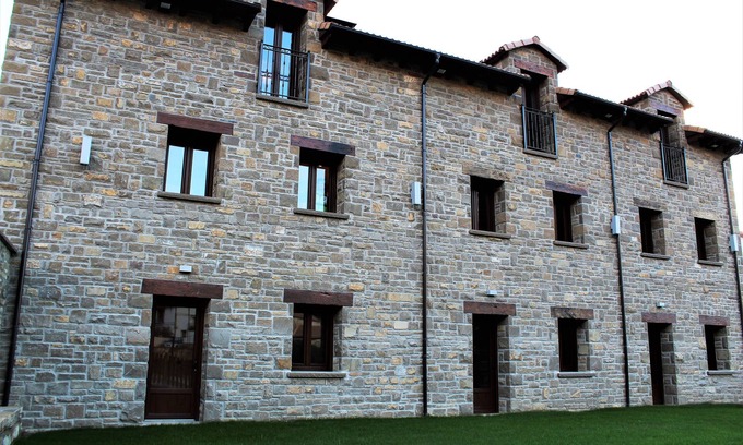 Yebra de Basa Apartment | Discover Casa Pérez: A Cozy Rural Retreat in Aragon