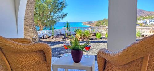 Esquinzo Apartment | Oceanfront Retreat at Casa Perrito Gris - Guest Rated 9.7
