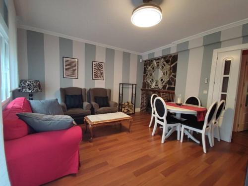 Mombeltran Apartment | Pet-Friendly Retreat at Casa Perulo for Family Getaways