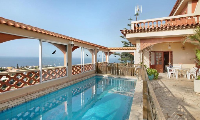 Tejina House | Discover Casa Petite Paradise: Family-Friendly Retreat