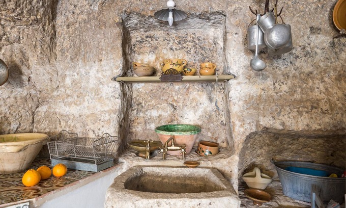 Modica Apartment | Top-Rated Casa Petra: Family-Friendly with Breakfast & Kitchen