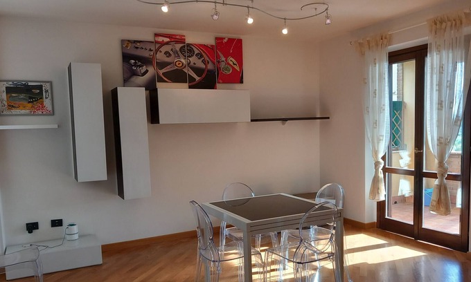 Terni House | 'Casa Piggy' holiday home with mountain views, private terrace and Wi-Fi