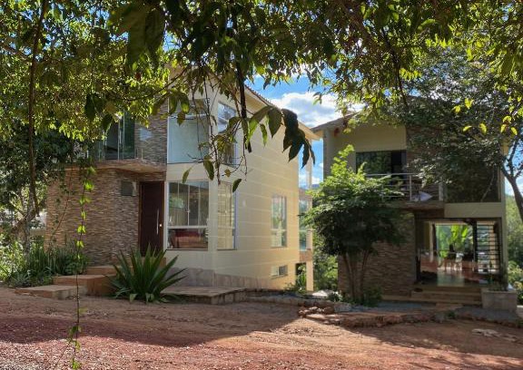 Lencois House | Casa Pinacata: Guest Rated 9.7 with Pet-Friendly Amenities