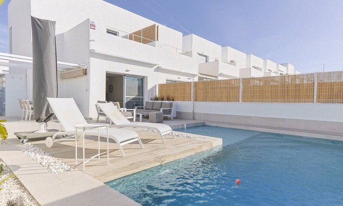 San Fulgencio Ski Chalet | Casa Pinot, a stylish holiday home for 6 people with private pool on the Costa Blanca