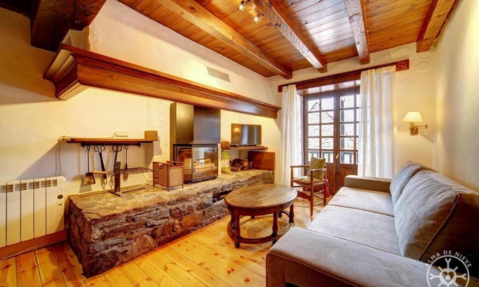 Beret House | Pet-Friendly Retreat at Casa Pins de Alma de Nieve