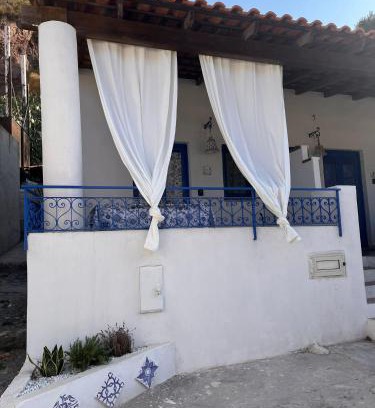Vulcano Porto Apartment | Family-Friendly Getaway at Casa Piricuddu with Pets Welcome