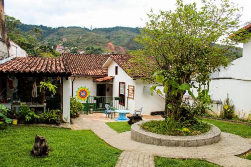 Ouro Preto House | Casa Pitanga - Beautiful Accommodation Near Igreja do Rosário