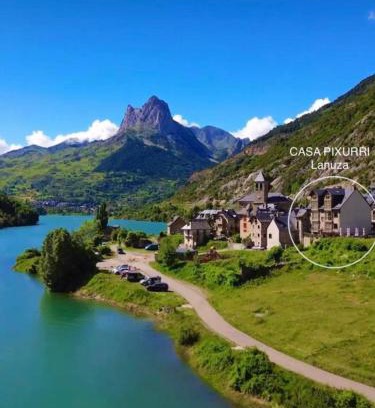 Lanuza Apartment | CASA PIXURRI en Lanuza compuesta de 5 apartamentos turísticos en casona pirenaica