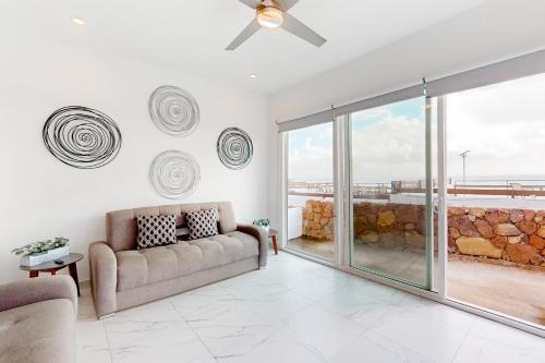 La Paloma House | Pet-Friendly Casa Platino 22 with Pool & Hot Tub