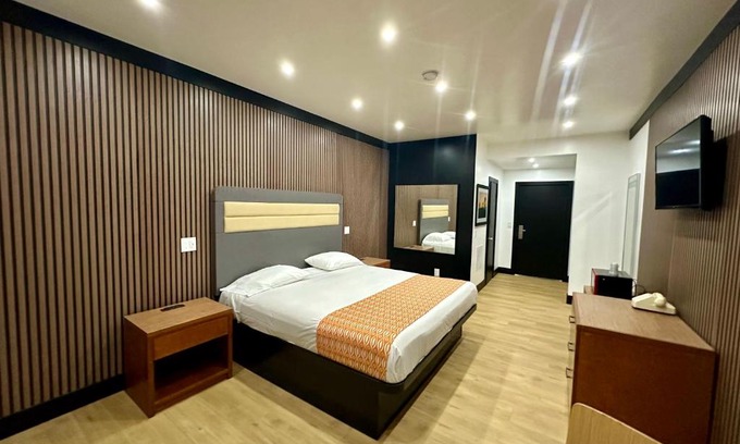 Southwest Anaheim Hotel | Family-Friendly Stay at Casa Playa Inn & Suites Stanton