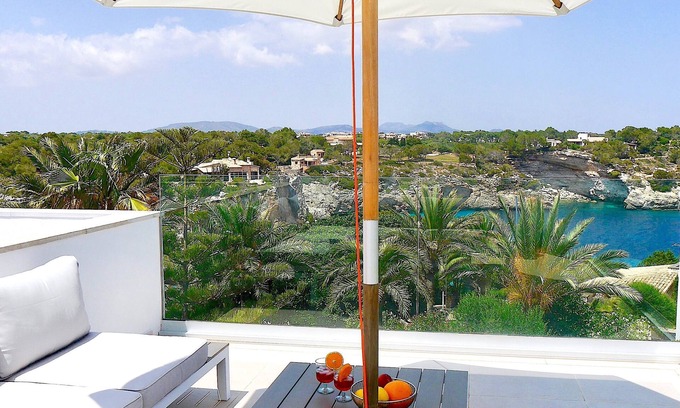 Cala Llombards Villa | Casa Poggibonsi al Mar - Beachfront Oasis with Sea Views