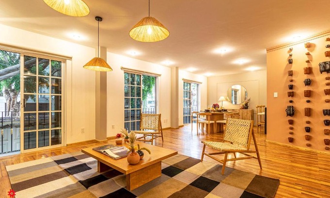 Miguel Hidalgo Apartment | Charming Casa Polanco by Kukun: Pet & Child Friendly Stay