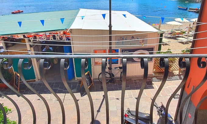 Rapallo Apartment | Casa Pomaro: Ocean View Retreat with Pool & Breakfast