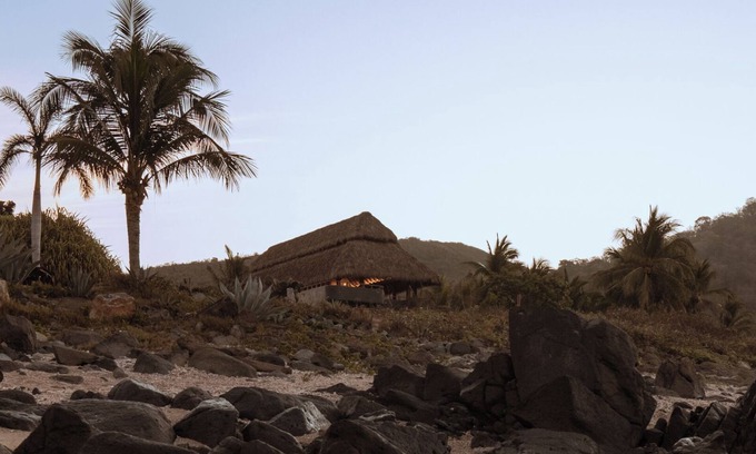 Troncones Villa | Casa Pomona - award-winning oceanfront villa with 6 bedrooms in Troncones