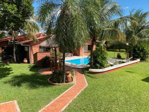 Santa Cruz House | Pet-Friendly Getaway with Pool and Kitchen at Casa por Temporadas