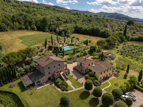 Pieve di Chio Bed & Breakfast | Casa Portagioia: Scenic Oceanfront Escape with Pool Access