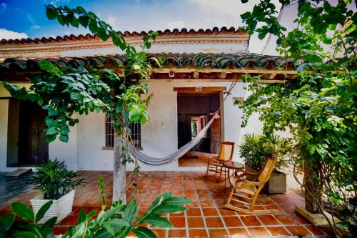 Santa Cruz de Mompox House | Cozy Casa Portal de la Bodega: Pet-Friendly Retreat