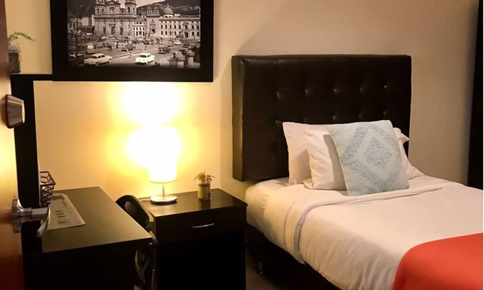 La Gran Via Bed & Breakfast | Budget-Friendly Casa Prada with Spa and Family Amenities