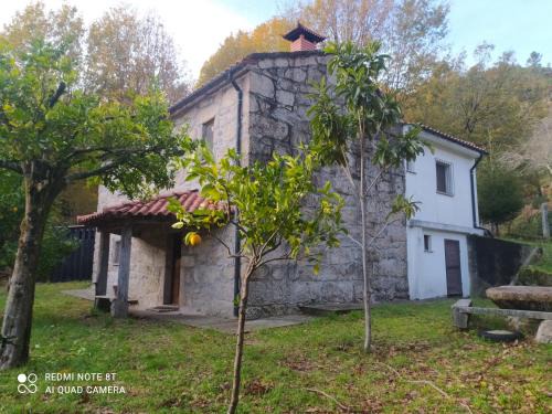 Arcos de Valdevez Cabin | Pet-Friendly Retreat at Casa Prado de Mó - Rated 9.1/10