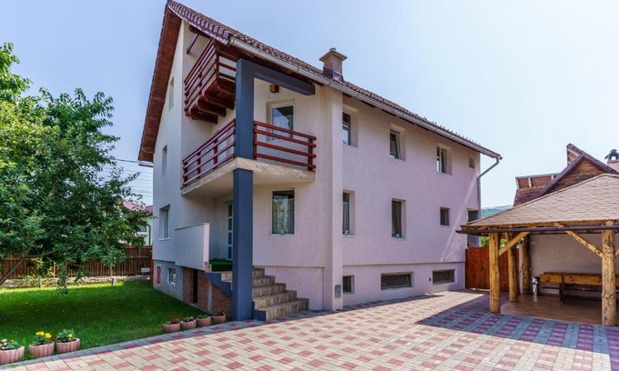 Rasnov Villa | Pet-Friendly Casa Primaverii – Rated 9.8 by Guests!