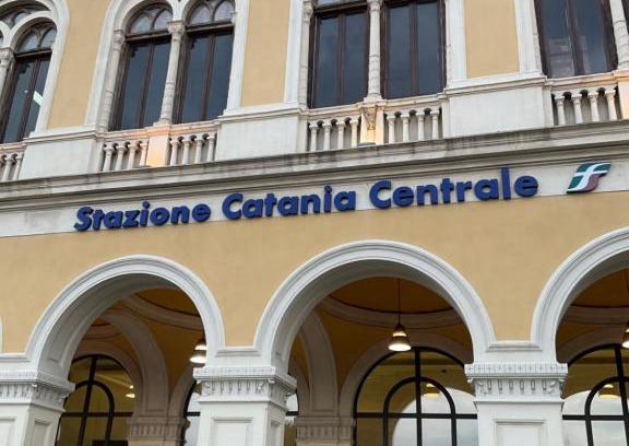 Catania City Centre House | Beachfront Bliss at Casa Proserpina - Rated 9.3/10