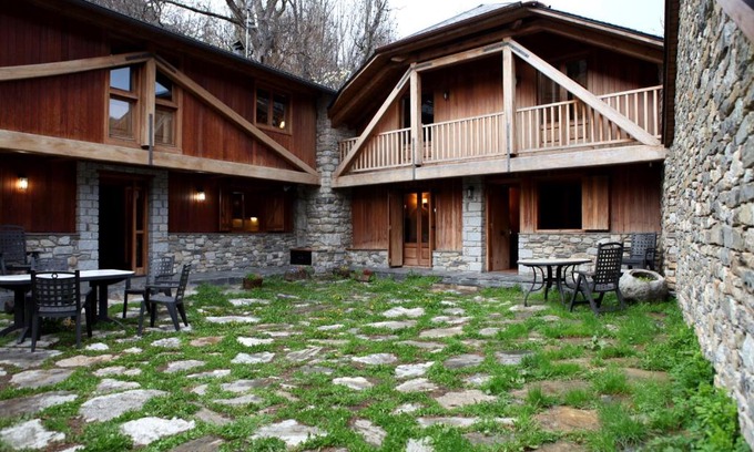 Barruera House | Experience Casa Pubill: Family-Friendly Rural Getaway