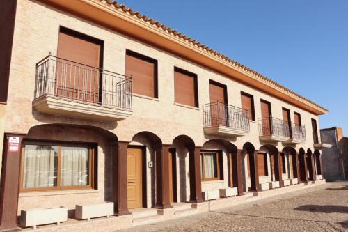 Pals House | Enchanting Casa Pueblo Medieval de Pals - 4-Star Retreat