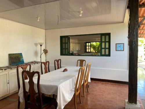 Poneloya House | Relax at Casa Pulpo: Family-Friendly Retreat with Pool