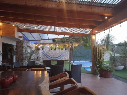 El Santuario House | Guest Rated Casa Pura Vida: Family-Friendly with Pool
