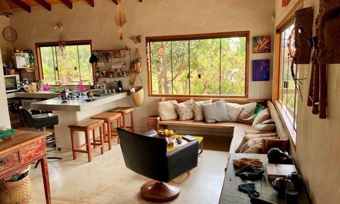 Alto Paraiso de Goias House | Casa QUARTZO: Family-Friendly Retreat with Pet Amenities