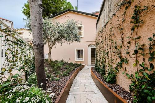 Centro Urbano Apartment | Casa Quattordici: Guest Rated 9.5, Pet & Child Friendly