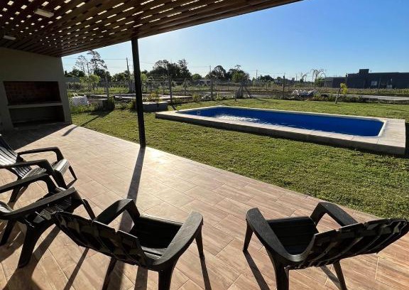 Partido de Chacabuco House | Serene Casa Quinta: Family-Friendly Retreat with Pool